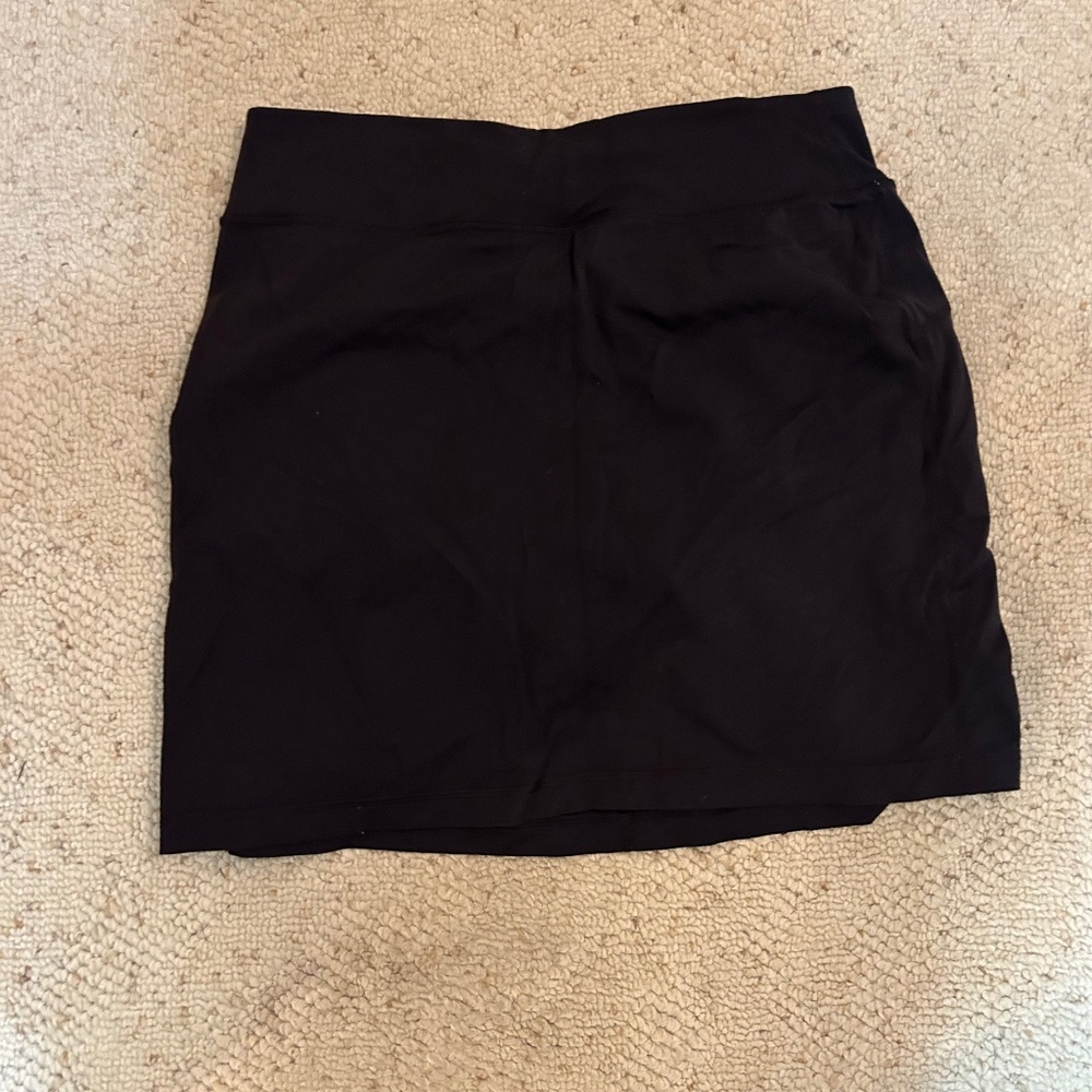 Large black Duluth Trading Skort